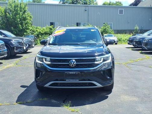 Deep Black Pearl Effect 2023 Volkswagen Taos 1.5T SEL