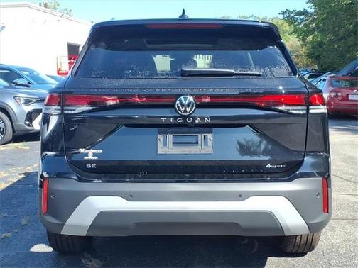 2025 Volkswagen Tiguan 2.0T SE