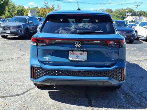 Monterey Blue Pearl 2026 Volkswagen Tiguan 2.0T SEL R-Line Turbo