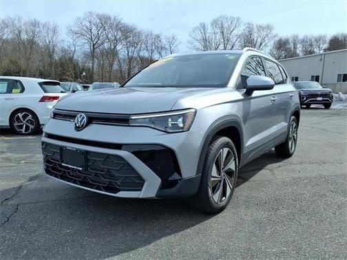 2025 Volkswagen Taos 1.5T SE