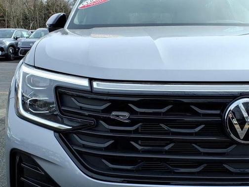 Silver Mist Metallic 2026 Volkswagen Atlas Cross Sport 2.0T SEL R-Line Black