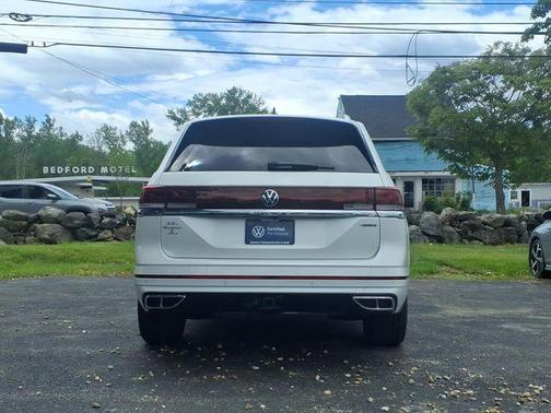 Opal White Pearl Effect 2025 Volkswagen Atlas 2.0T SEL Premium R-Line