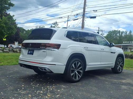 Opal White Pearl Effect 2025 Volkswagen Atlas 2.0T SEL Premium R-Line