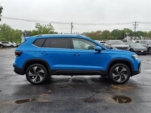 2025 Volkswagen Taos 1.5T SE
