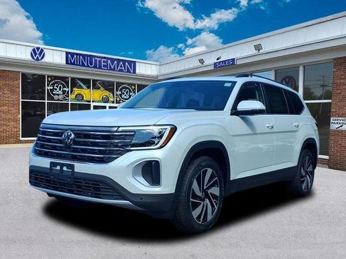 Opal White Pearl 2026 Volkswagen Atlas 2.0T SE w/Technology