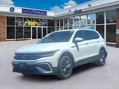Opal White Pearl Effect 2023 Volkswagen Tiguan 2.0T SE