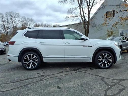 2026 Volkswagen Atlas 2.0T SEL Premium R-Line