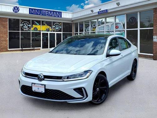 Opal White Pearl 2026 Volkswagen Jetta 1.5T SE