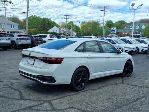 Opal White Pearl 2026 Volkswagen Jetta 1.5T SE
