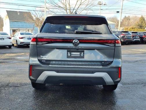 Platinum Gray Metallic 2026 Volkswagen Tiguan 2.0T SE