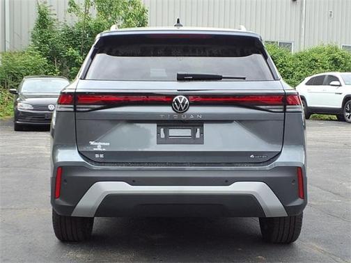 2025 Volkswagen Tiguan 2.0T SE