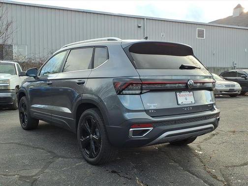 Platinum Gray Metallic 2026 Volkswagen Taos 1.5T SEL