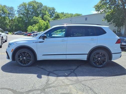 2022 Volkswagen Tiguan 2.0T SE R-Line Black