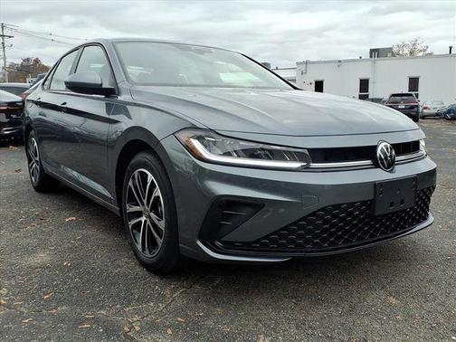 Platinum Gray Metallic 2026 Volkswagen Jetta 1.5T Sport