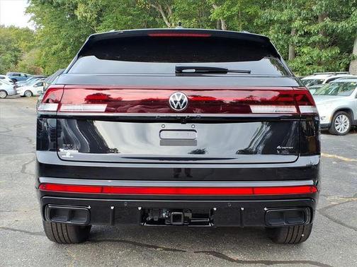 Deep Black Pearl Effect 2026 Volkswagen Atlas Cross Sport 2.0T SEL R-Line Black