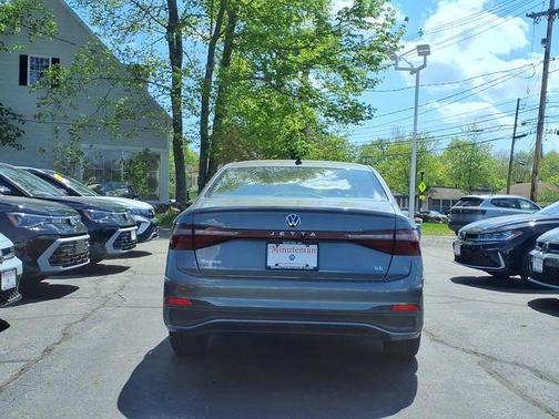 Platinum Gray Metallic 2026 Volkswagen Jetta 1.5T SE