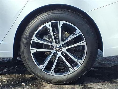 Pure White 2026 Volkswagen Jetta 1.5T Sport