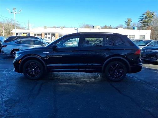 2022 Volkswagen Tiguan 2.0T SE R-Line Black