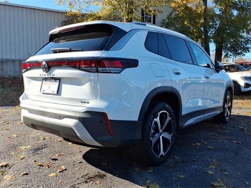 2025 Volkswagen Tiguan 2.0T SE