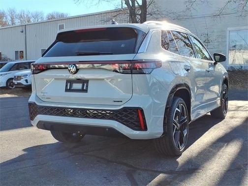 2026 Volkswagen Tiguan 2.0T SEL R-Line