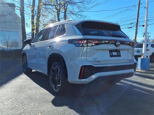 2026 Volkswagen Tiguan 2.0T SEL R-Line