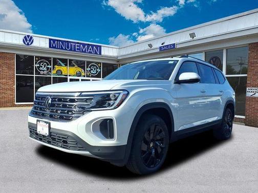 Opal White Pearl 2026 Volkswagen Atlas 2.0T SE w/Technology