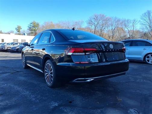 2022 Volkswagen Passat 2.0T Limited Edition