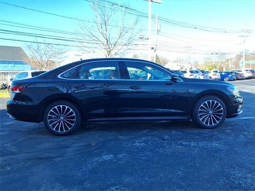 2022 Volkswagen Passat 2.0T Limited Edition