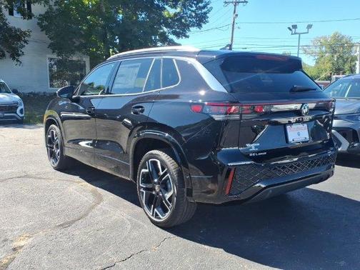 Deep Black Pearl 2026 Volkswagen Tiguan 2.0T SEL R-Line Turbo