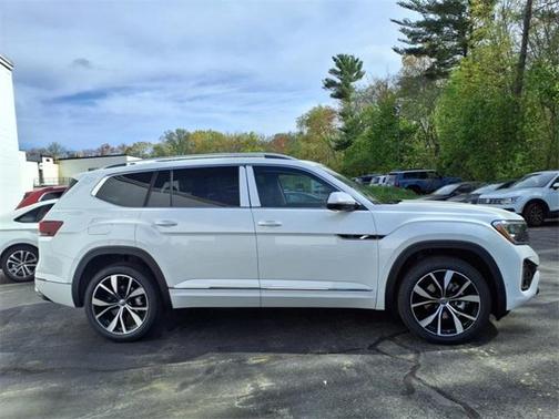 2025 Volkswagen Atlas 2.0T SEL Premium R-Line