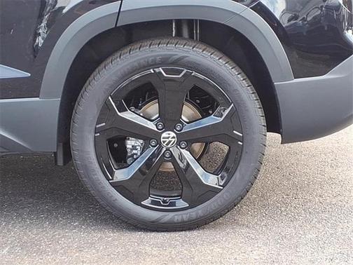 2025 Volkswagen Taos 1.5T SE Black