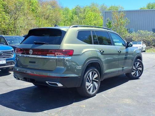 Green 2026 Volkswagen Atlas 2.0T SE W/TECHNOLOGY