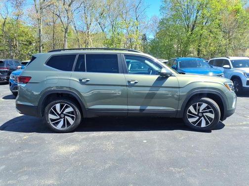 Green 2026 Volkswagen Atlas 2.0T SE W/TECHNOLOGY