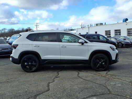 Pure White 2026 Volkswagen Taos 1.5T SEL