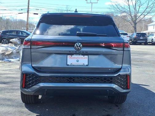 Platinum Gray Metallic 2026 Volkswagen Tiguan 2.0T SE R-Line Black