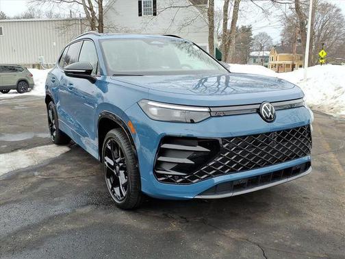 Monterey Blue Pearl 2026 Volkswagen Tiguan 2.0T SE R-Line Black