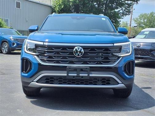2025 Volkswagen Atlas Cross Sport 2.0T SE
