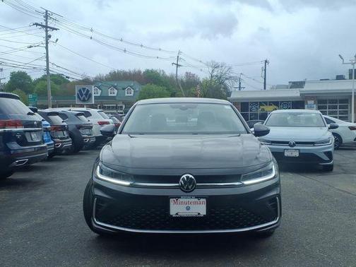 Deep Black Pearl 2026 Volkswagen Jetta 1.5T SE