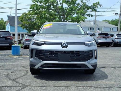 Pyrite Silver Metallic 2025 Volkswagen Tiguan 2.0T SE