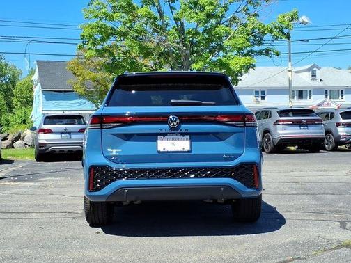 Monterey Blue Pearl 2026 Volkswagen Tiguan 2.0T SE R-Line Black