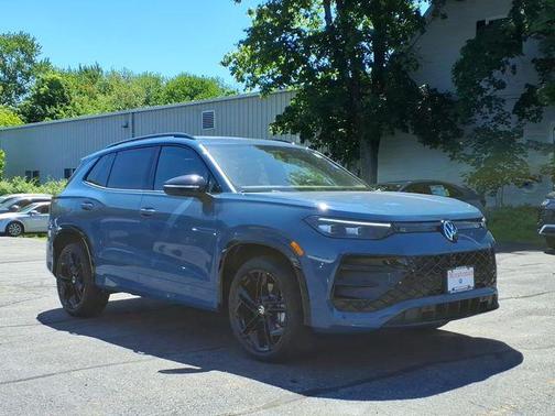 Monterey Blue Pearl 2026 Volkswagen Tiguan 2.0T SE R-Line Black