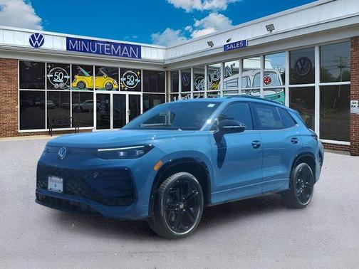 Monterey Blue Pearl 2026 Volkswagen Tiguan 2.0T SE R-Line Black