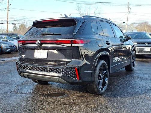 Deep Black Pearl Effect 2026 Volkswagen Tiguan 2.0T SE R-Line Black