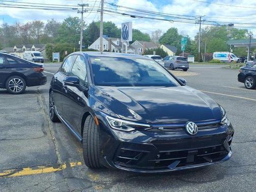 Mythos Black Metallic 2026 Volkswagen Golf R 2.0T