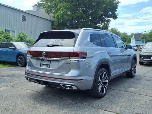 Silver Bird Metallic 2024 Volkswagen Atlas 2.0T SEL Premium R-Line
