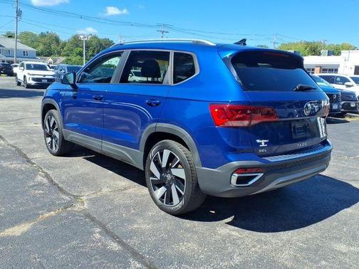 Blue Dusk 2023 Volkswagen Taos 1.5T SEL