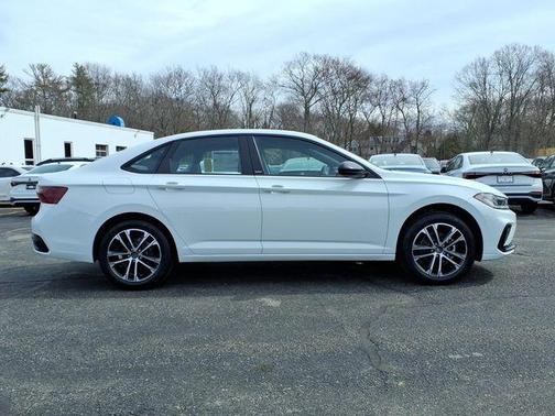 Pure White 2026 Volkswagen Jetta 1.5T Sport