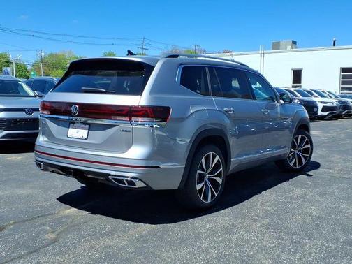 Silver Mist Metallic 2026 Volkswagen Atlas 2.0T SEL Premium R-Line