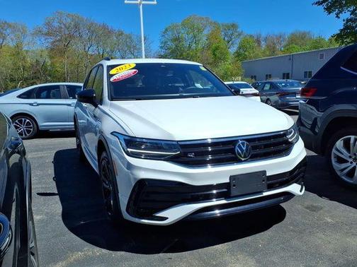 Opal White Pearl Effect 2023 Volkswagen Tiguan 2.0T SE R-Line Black