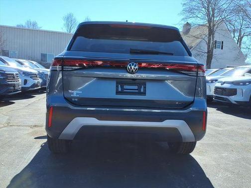 Platinum Gray Metallic 2026 Volkswagen Tiguan 2.0T SE